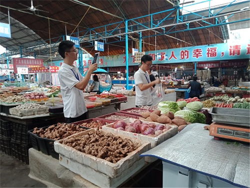 滎經(jīng)縣市場(chǎng)監(jiān)督管理局持續(xù)開展縣級(jí)食用農(nóng)產(chǎn)品和縣級(jí)自選食品安全抽檢工作 聚焦新鮮水果零售環(huán)節(jié)